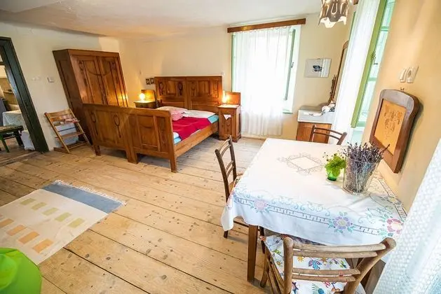 Ev (Two Bedroom House)