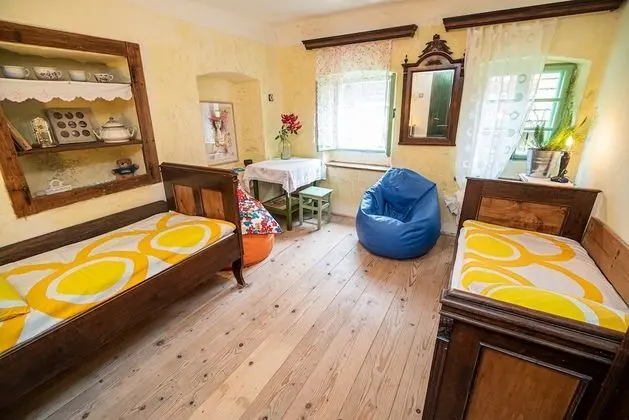 Ev (Two Bedroom House)