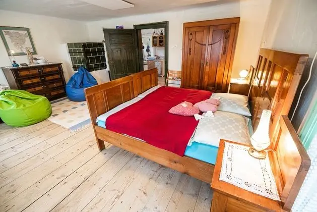 Ev (Two Bedroom House)