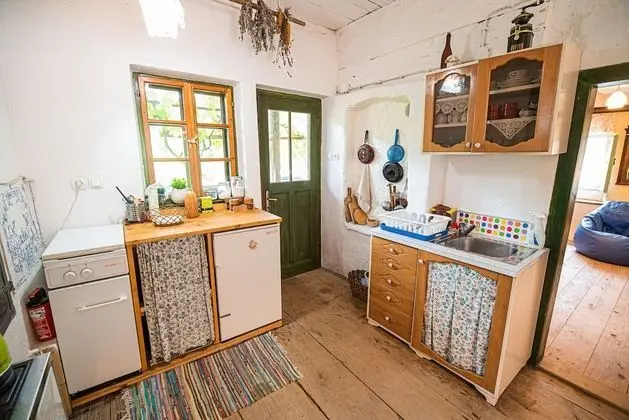 Ev (Two Bedroom House)