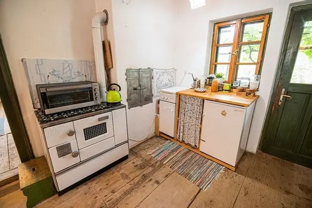 Ev (Two Bedroom House)