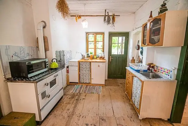 Ev (Two Bedroom House)