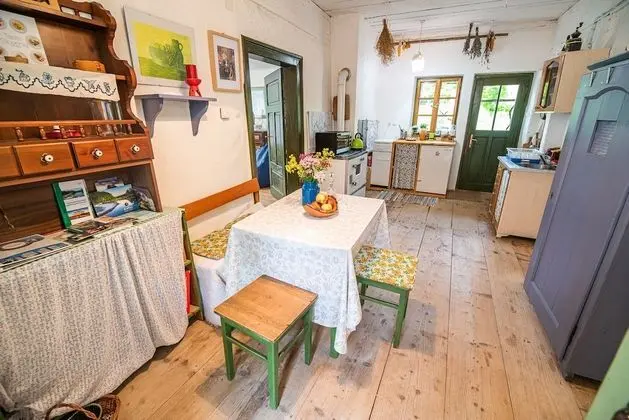 Ev (Two Bedroom House)