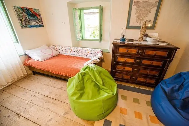 Ev (Two Bedroom House)