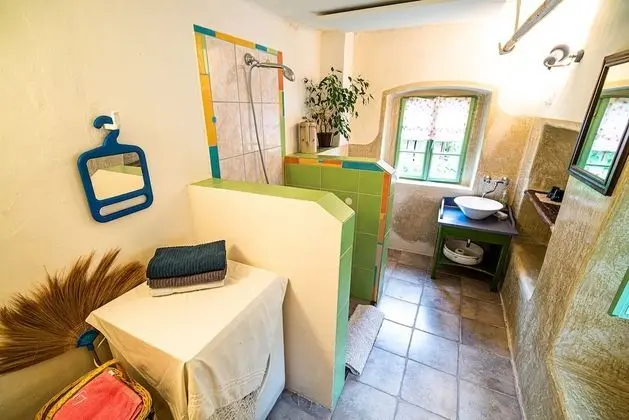 Ev (Two Bedroom House)