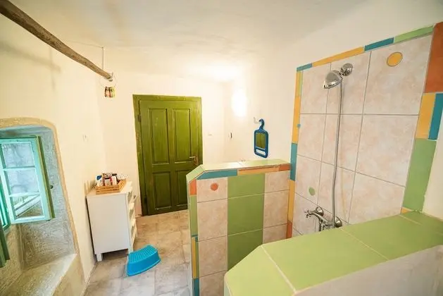 Ev (Two Bedroom House)