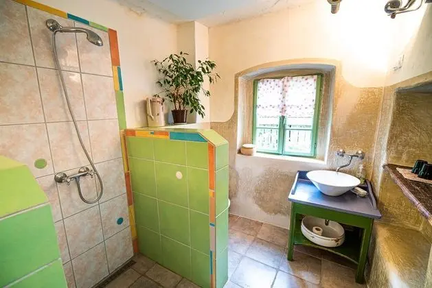 Ev (Two Bedroom House)