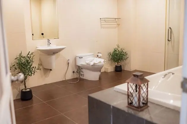 Suite with Garden View