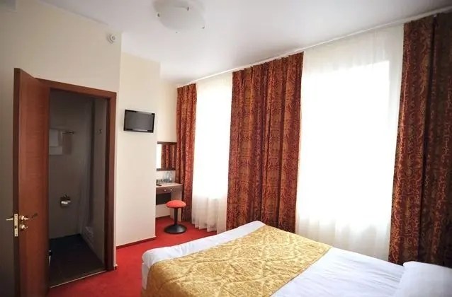 Comfort Tek Büyük Yataklı Oda