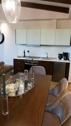 Süit, Havuz Manzaralı (Green Suite)