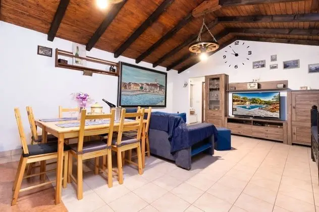 Traditional Ev, 3 Yatak Odası, Kişiye Özel Havuzlu, Bahçe Manzaralı