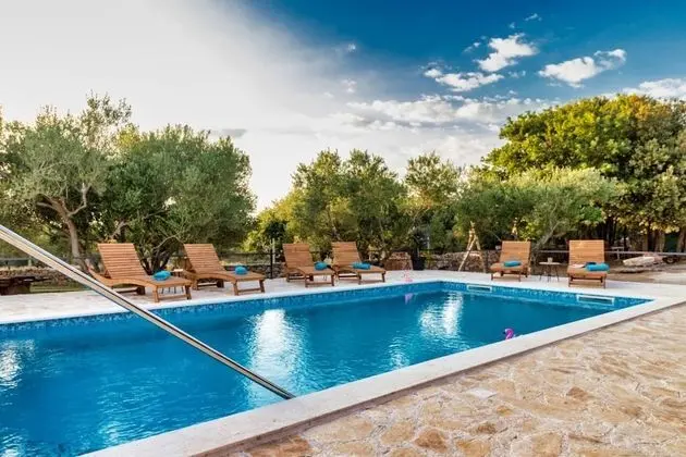 Traditional Ev, 3 Yatak Odası, Kişiye Özel Havuzlu, Bahçe Manzaralı