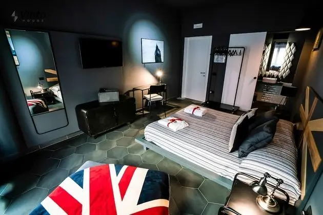 Superior Tek Büyük veya İki Ayrı Yataklı Oda, Balkon, Kısmi Deniz Manzaralı
