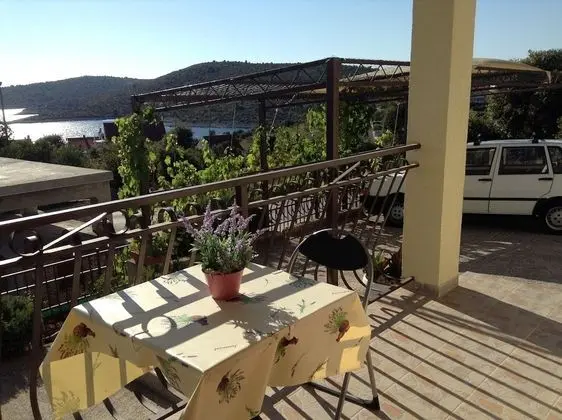 Apart Daire (Vinx - grill and terrace - A1(2+2))