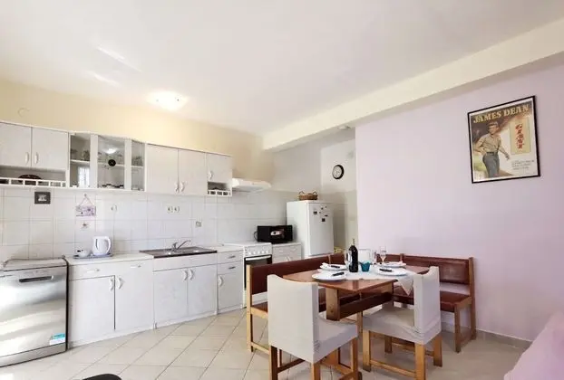 Apart Daire (Vinx - grill and terrace - A2(2+2))