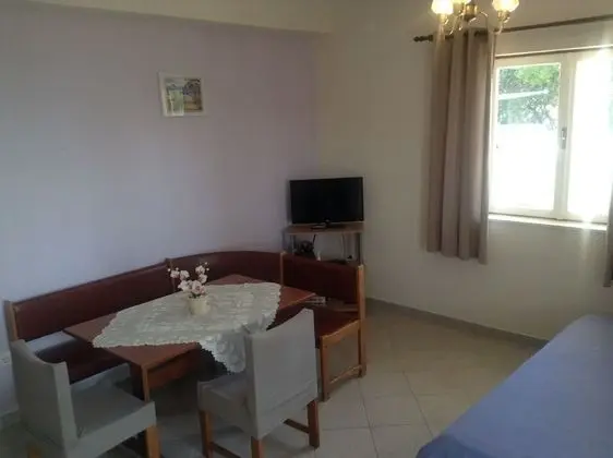 Apart Daire (Vinx - grill and terrace - A2(2+2))