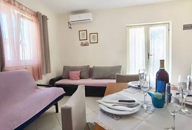 Apart Daire (Vinx - grill and terrace - A2(2+2))