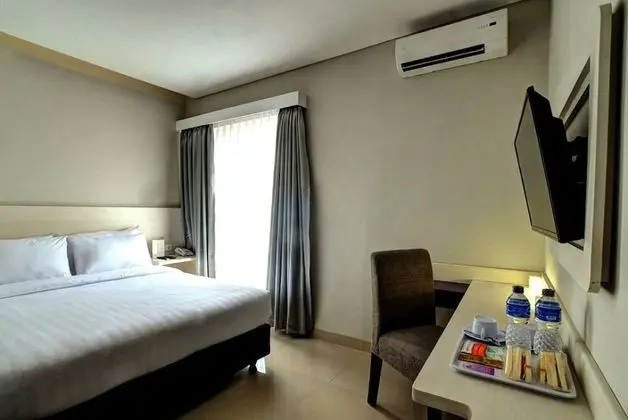 Comfort Queen Room with Breakfast