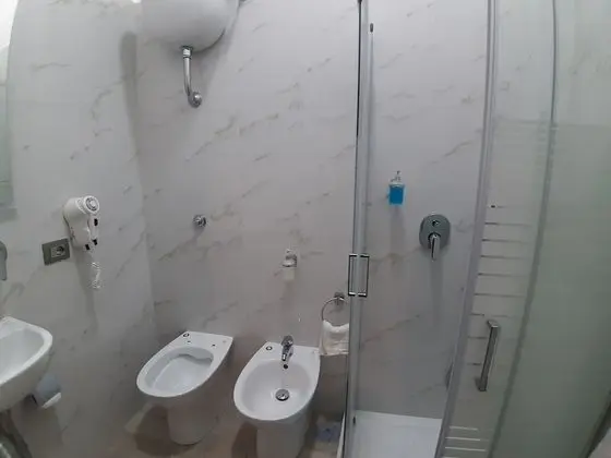 Büyük Yataklı Tek Kişilik Oda