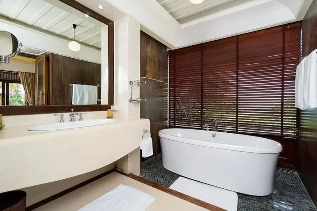 4 Bedrooms Luxury Villa with Ocean View