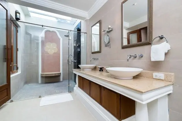 4 Bedrooms Luxury Villa with Ocean View