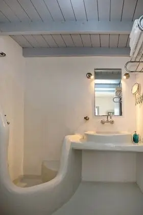 Ev