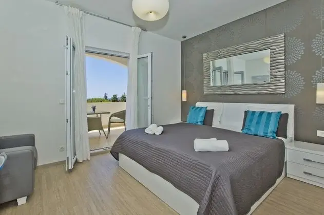 Comfort Tek Büyük Yataklı Oda, Teras, Deniz Manzaralı