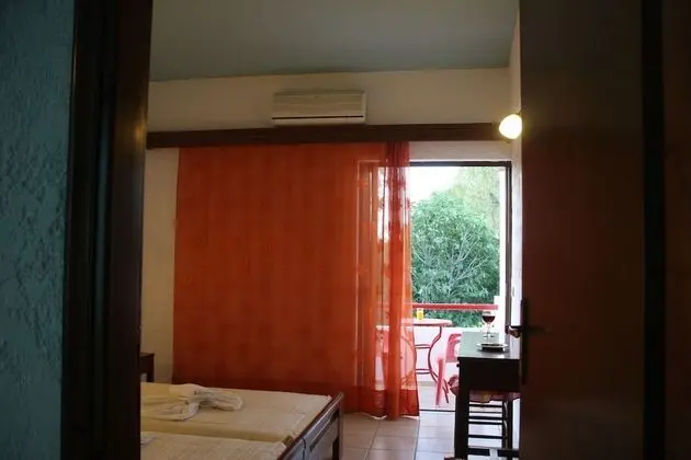 Üç Kişilik Oda
