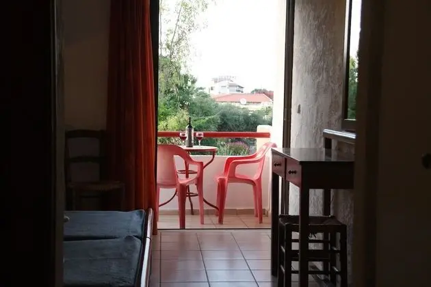 Üç Kişilik Oda