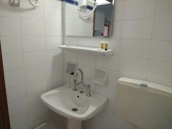 Üç Kişilik Oda