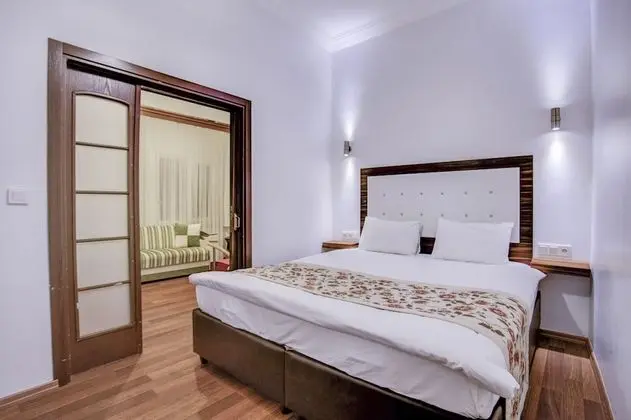 Deluxe Family Suite