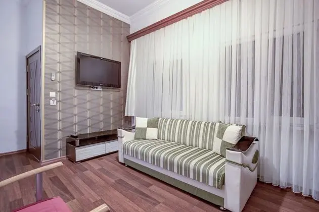 Deluxe Family Suite