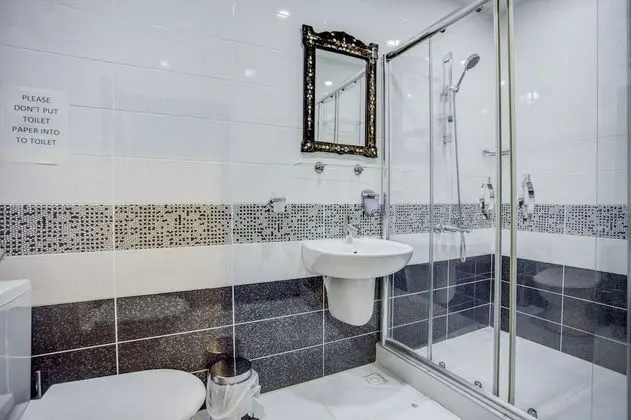 Deluxe Family Suite