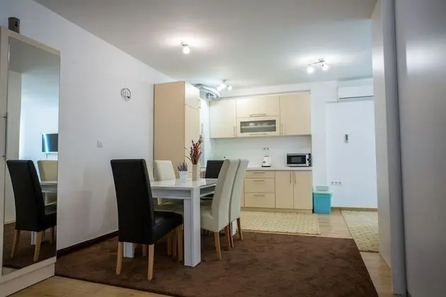 Apart Daire, 2 Yatak Odası, Nehir Manzaralı