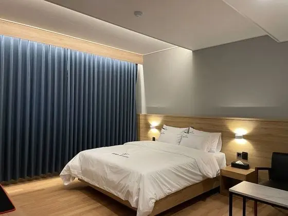 Deluxe Double Room, 1 Queen Bed [Unavailable Breakfast on Monday & Public Holiday]