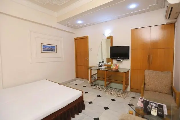 Deluxe Tek Büyük Yataklı Oda