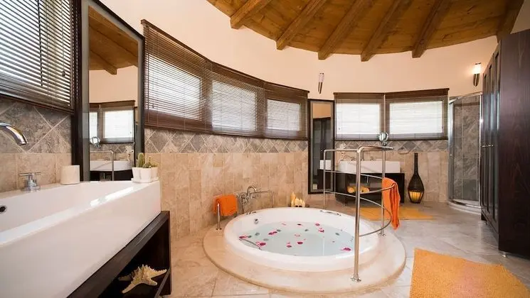 Villa, 6 Yatak Odası, Engellilere Uygun, Sigara İçilebilir