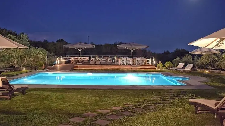 Villa, 6 Yatak Odası, Engellilere Uygun, Sigara İçilebilir