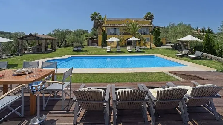 Villa, 6 Yatak Odası, Engellilere Uygun, Sigara İçilebilir