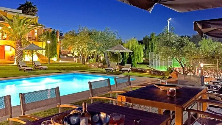 Villa, 6 Yatak Odası, Engellilere Uygun, Sigara İçilebilir