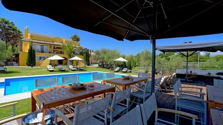 Villa, 6 Yatak Odası, Engellilere Uygun, Sigara İçilebilir