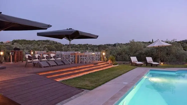 Villa, 6 Yatak Odası, Engellilere Uygun, Sigara İçilebilir