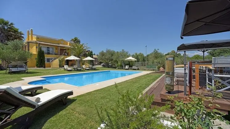 Villa, 6 Yatak Odası, Engellilere Uygun, Sigara İçilebilir