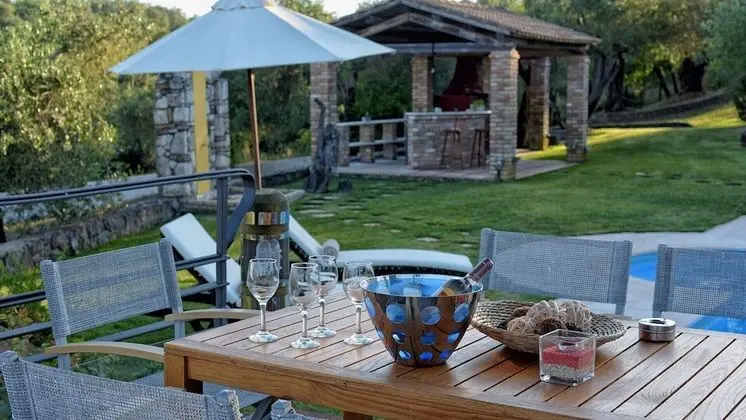 Villa, 6 Yatak Odası, Engellilere Uygun, Sigara İçilebilir