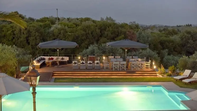 Villa, 6 Yatak Odası, Engellilere Uygun, Sigara İçilebilir
