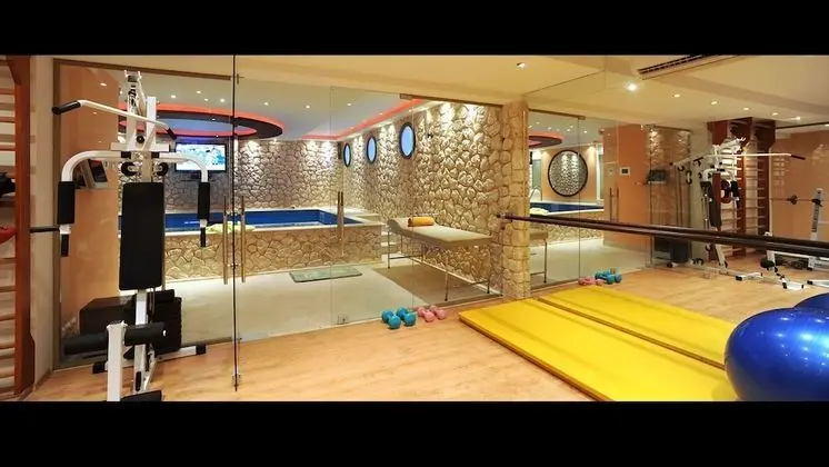 Villa, 6 Yatak Odası, Engellilere Uygun, Sigara İçilebilir