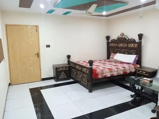 Standard Tek Büyük Yataklı Oda