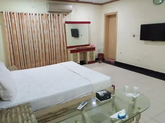 Standard Tek Büyük Yataklı Oda