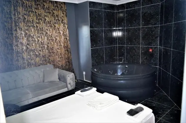Jakuzili Standart Oda, Şehir Manzaralı, Jakuzili