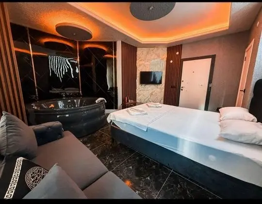 Jakuzili Standart Oda, Şehir Manzaralı, Jakuzili